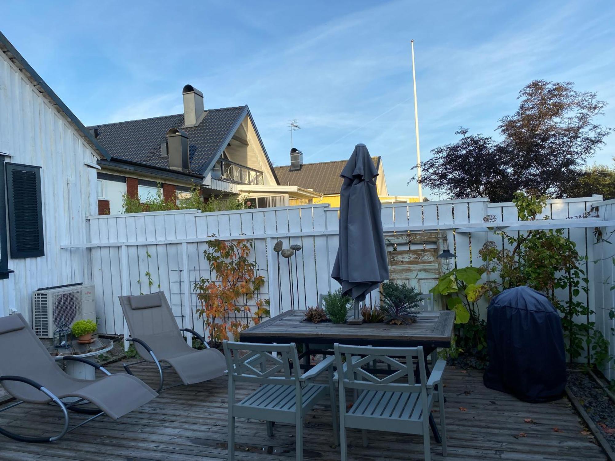 B&B Bland Ormbunkar Och Rosor 法尔肯贝里 外观 照片